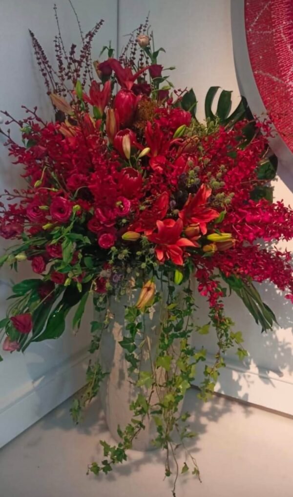 Standing Vas Arrangement
